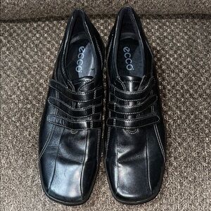 Ecco Women’s Classic Black Leather Oxfords